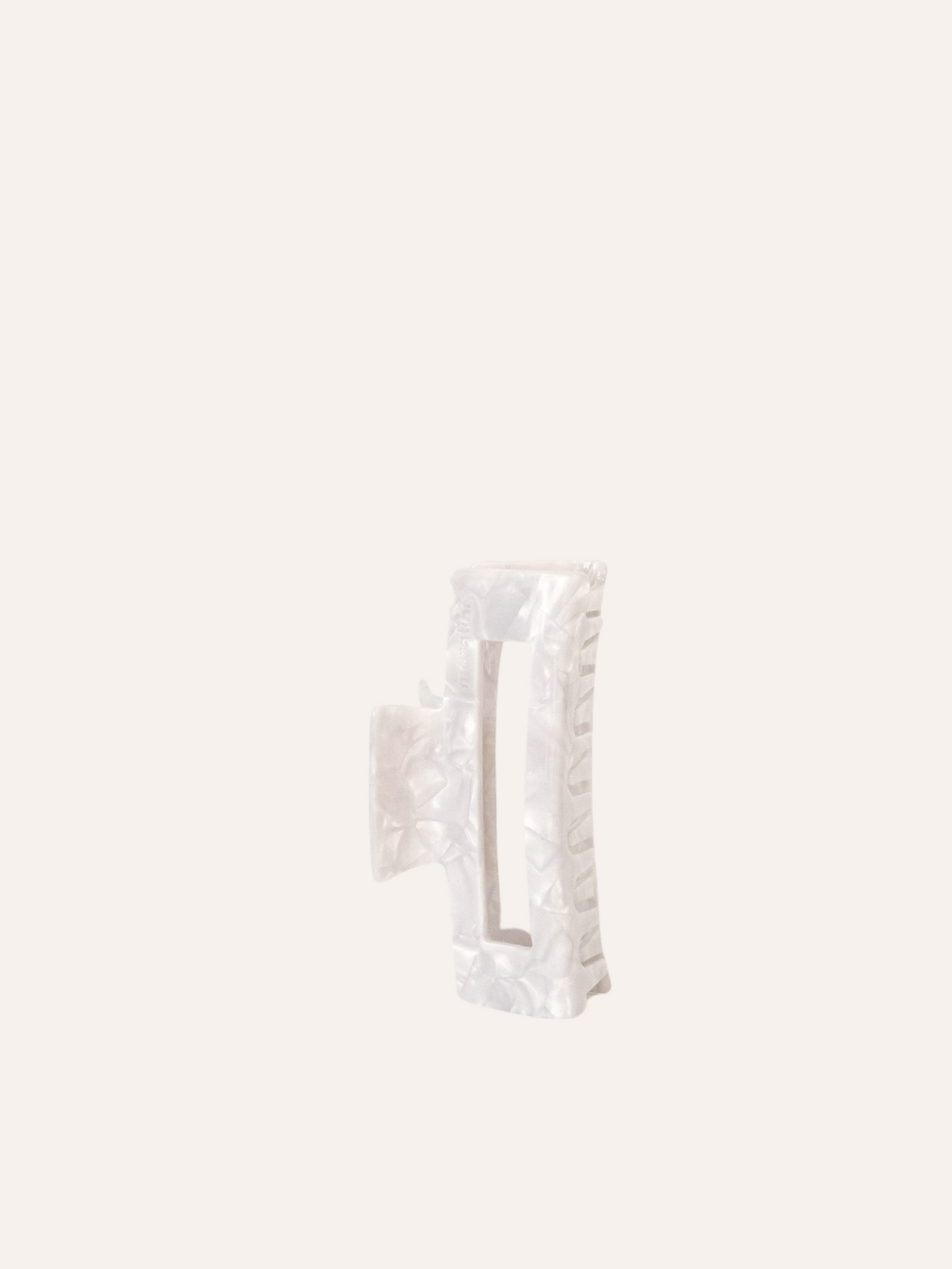 Vera L Claw Clip - Pearl Grey