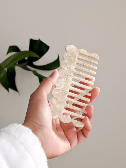 Amelia Scalloped Comb - Buttercream